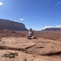 ragazza nella monument valley